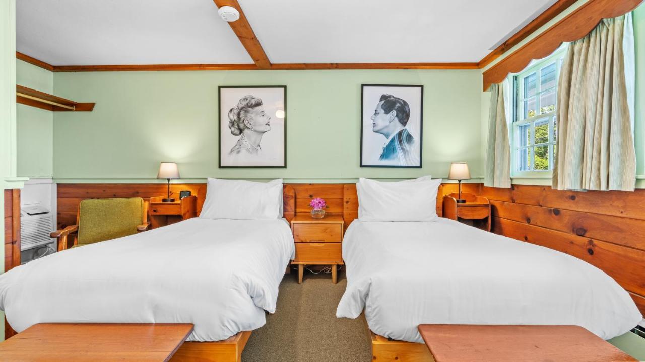 Mid-Town Motel ブースベイハーバー エクステリア 写真