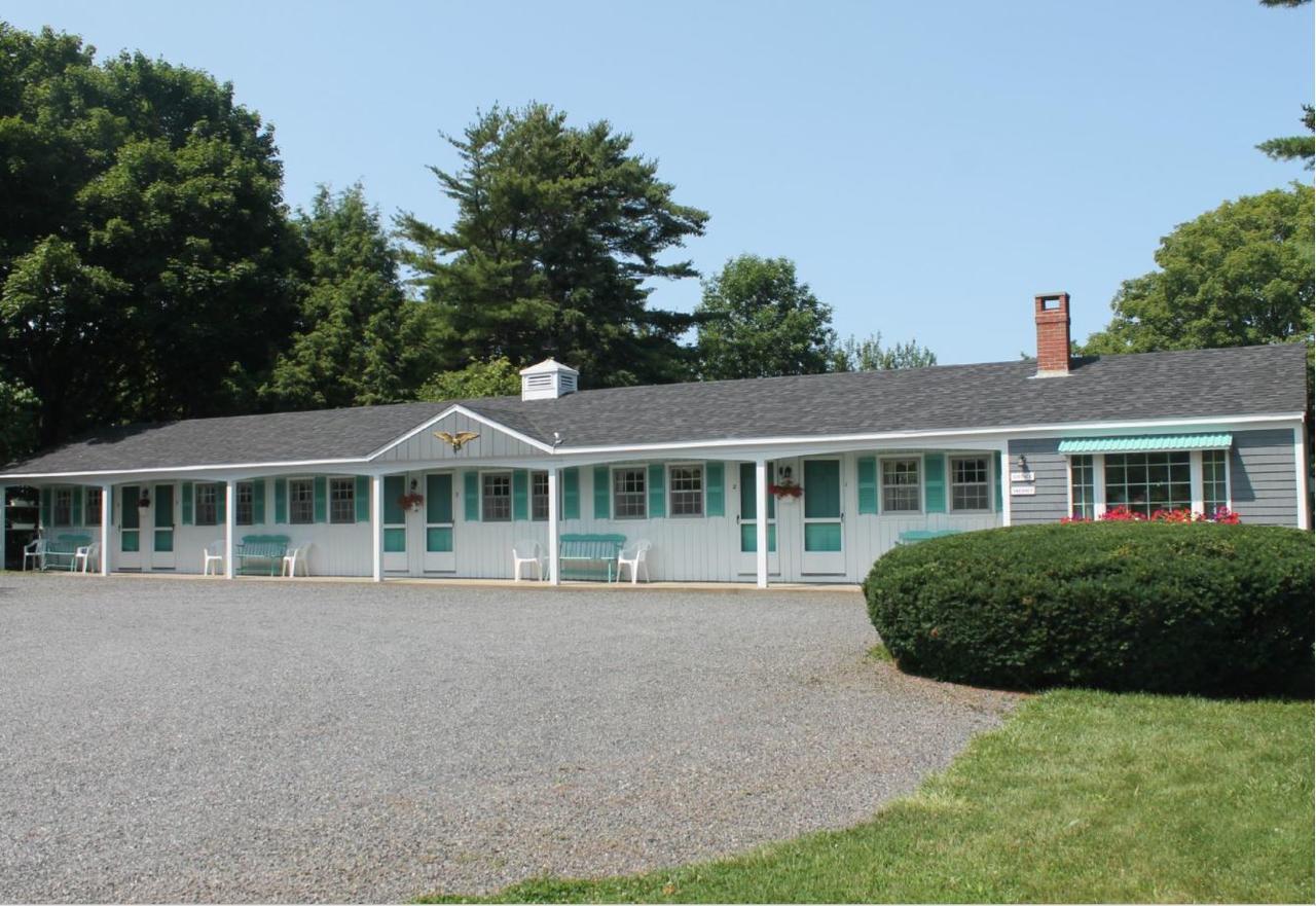 Mid-Town Motel ブースベイハーバー エクステリア 写真